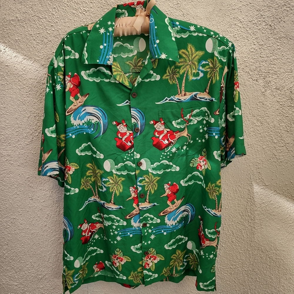 Surfing Santa Shirt Green Large